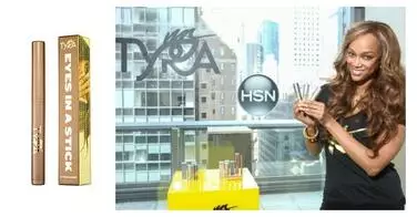 Tyra Banks dévoile sa première ligne de maquillage