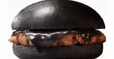 Burger King lance son burger noir au Japon