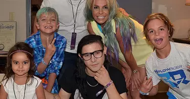 Britney Spears succombe au rainbow hair !