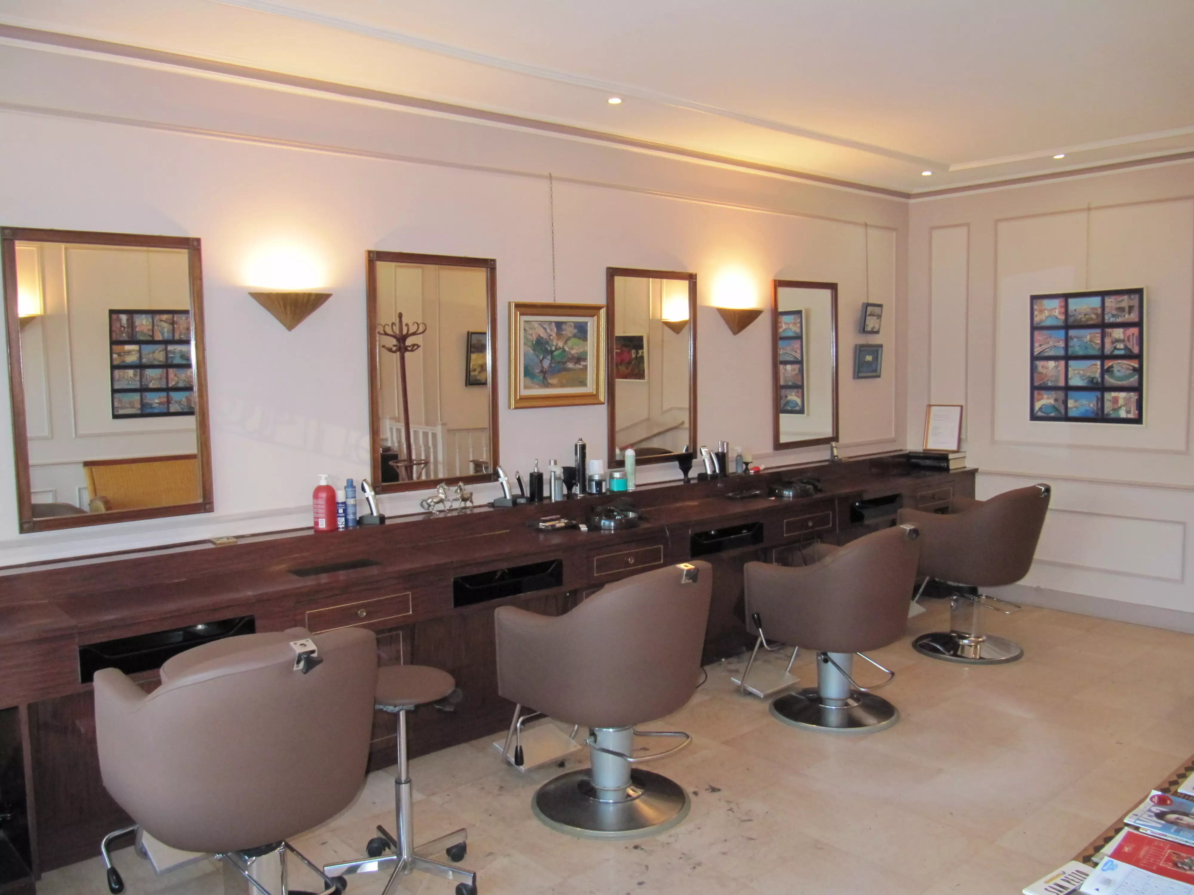 Salon de Monsieur Eaubonne 2 avis, Horaires, Téléphone